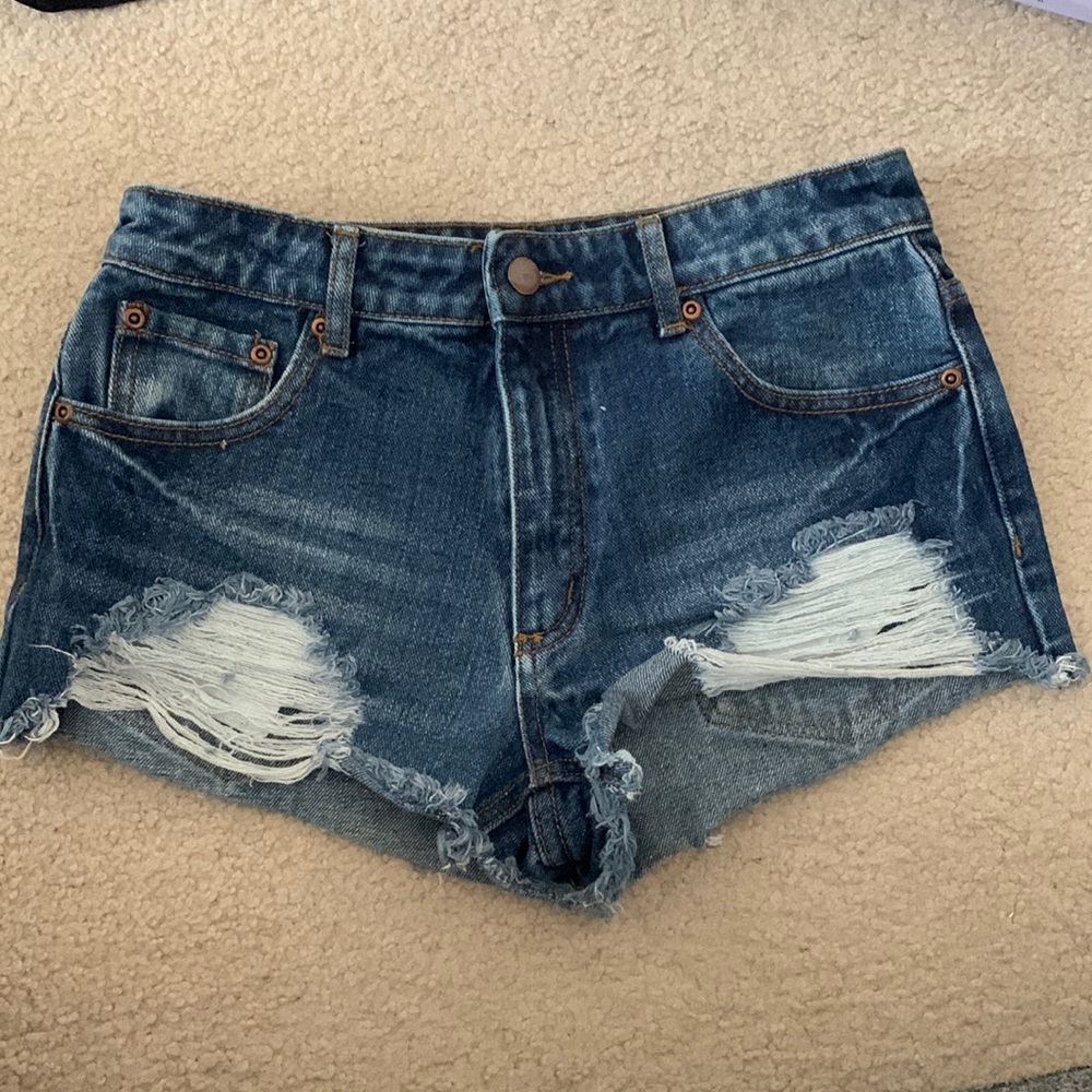 High waisted medium wash Forever 21 denim shorts